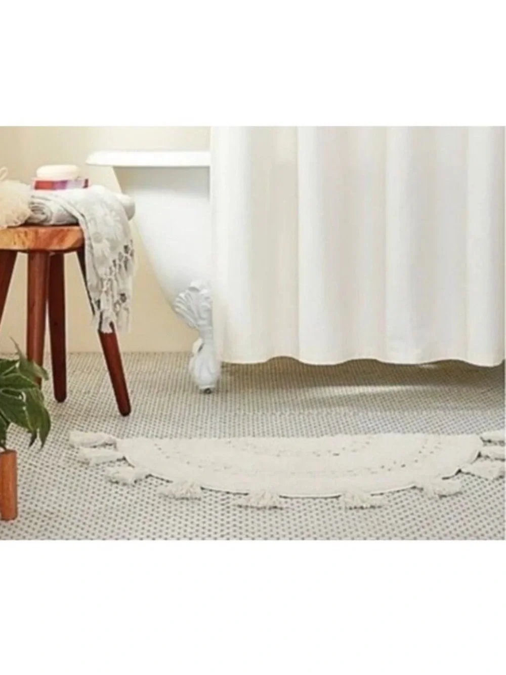 NWT Wild Sage Semicircle Crochet Bath Rug in White with Tassels
